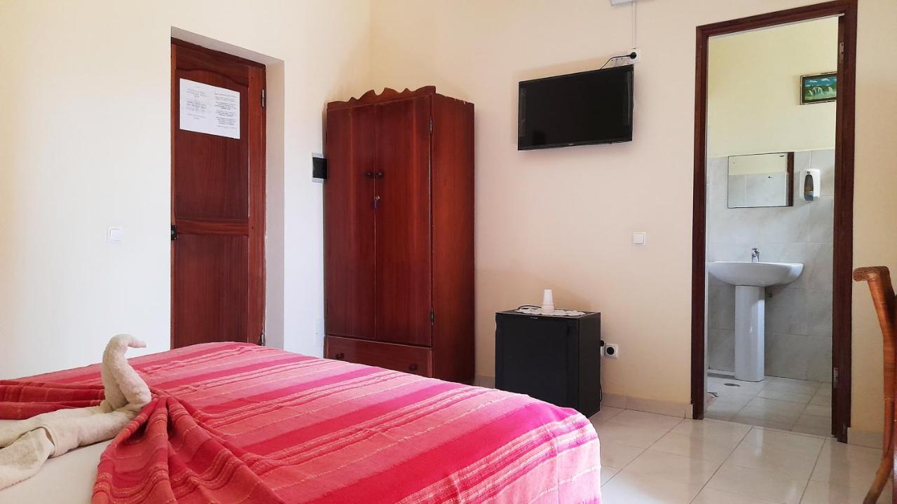 Residencial Rosa Criola Bed & Breakfast Sal Rei Exterior photo